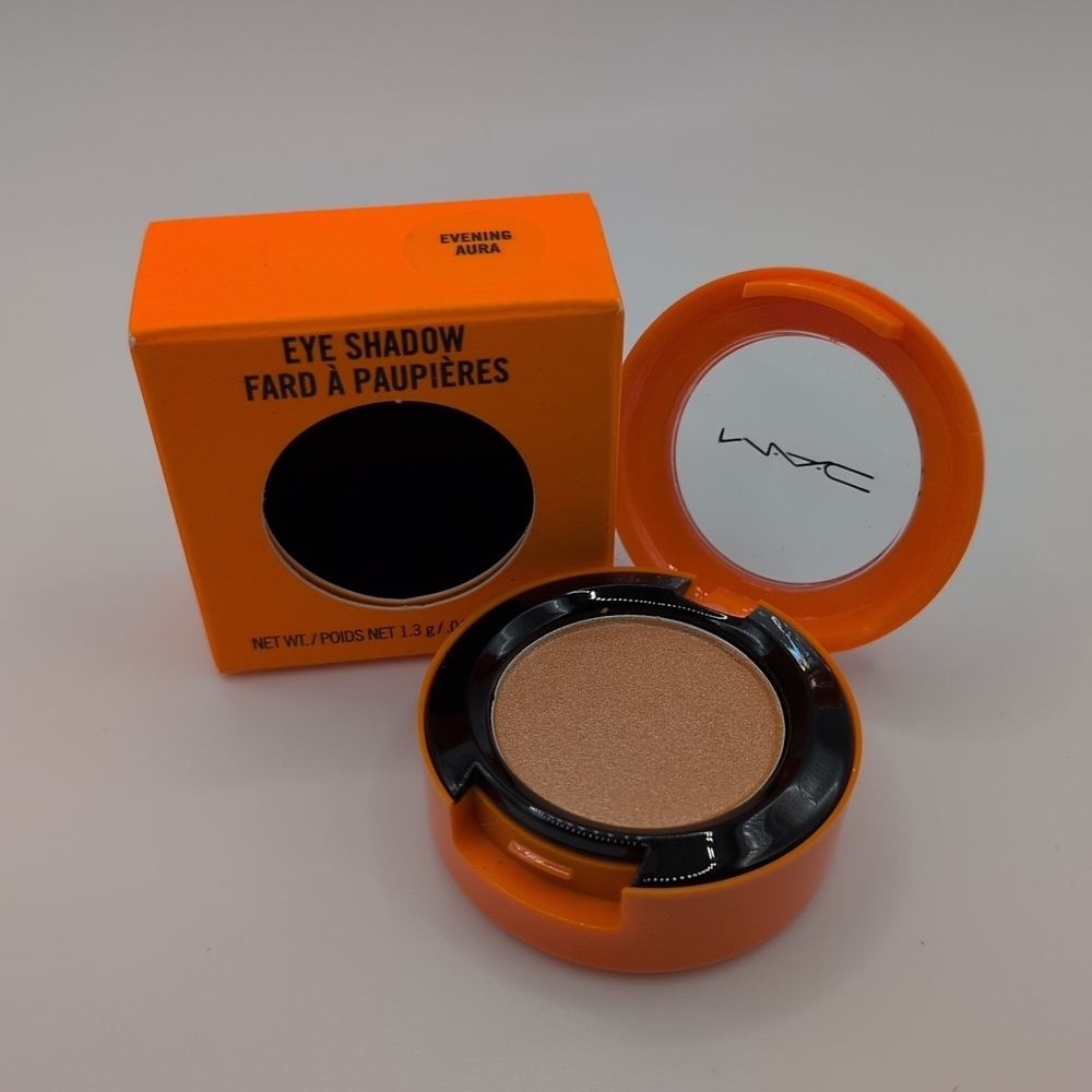 BNIB MAC *EVENING AURA* Veluxe Pearl Eye Shadow ~NEO SCI-FI~ Limited Edition